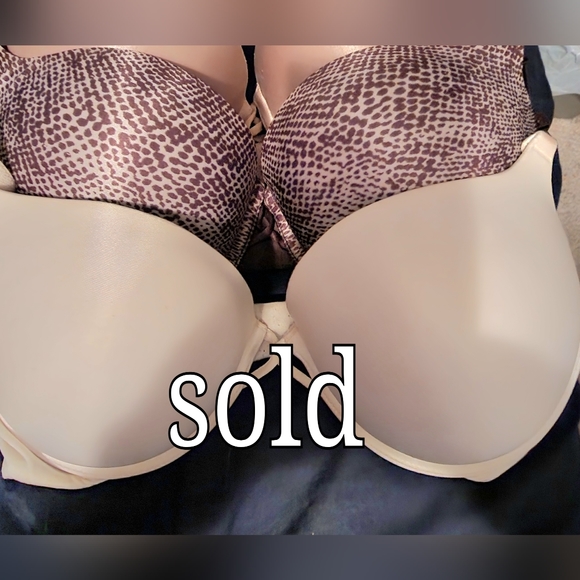 Victorias Secret bras - Picture 2 of 2